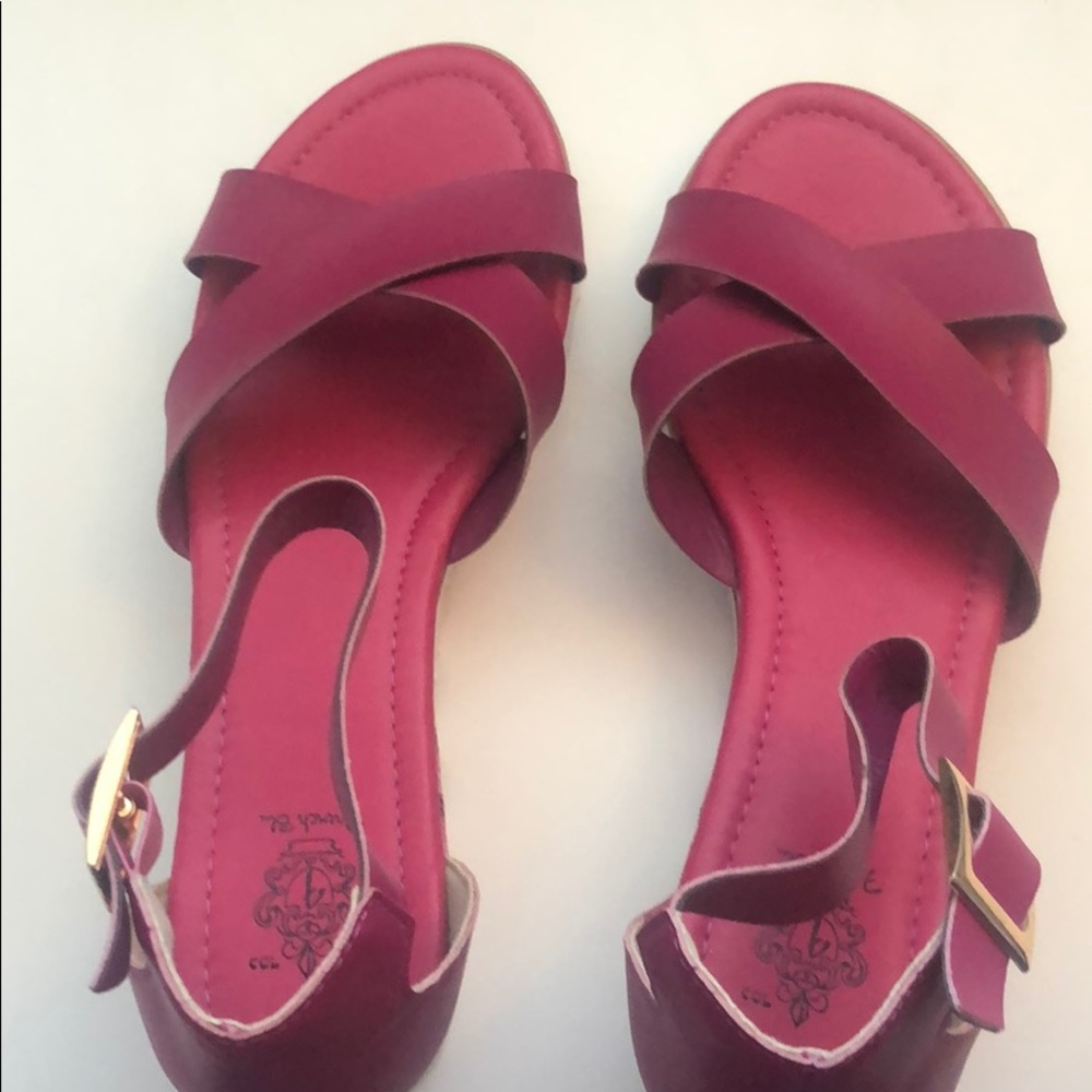 womens pink sandals